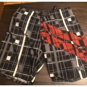 Vintage Tapout Red Black White Trunks Mens Size 34 Geo Pattern